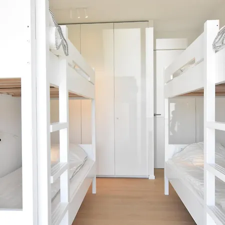 Bright Coastal Family Escape, Cleaning Included De Panne