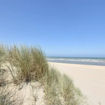 Appartement Bright Coastal Family Escape, Cleaning Included La Panne
